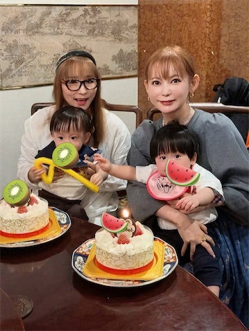 中川翔子、“親子4世代”で通う中華屋で双子の誕生日会を開催「うわぁーエモい！」