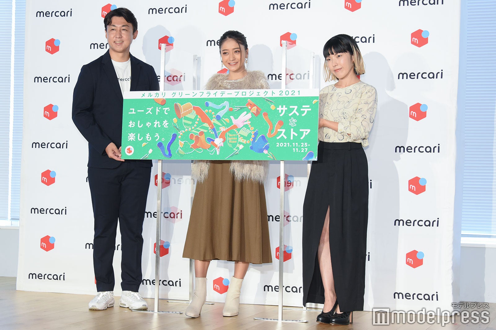 みちょぱ（中央）（C）モデルプレス