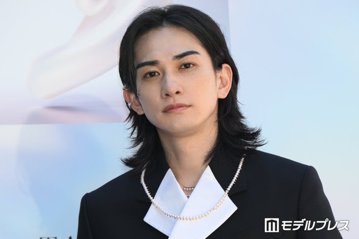 町田啓太、パールネックレス姿がSEXY 休暇に訪れたい国は？「刺激を受けたい」【TASAKI FLOATING SHELL】