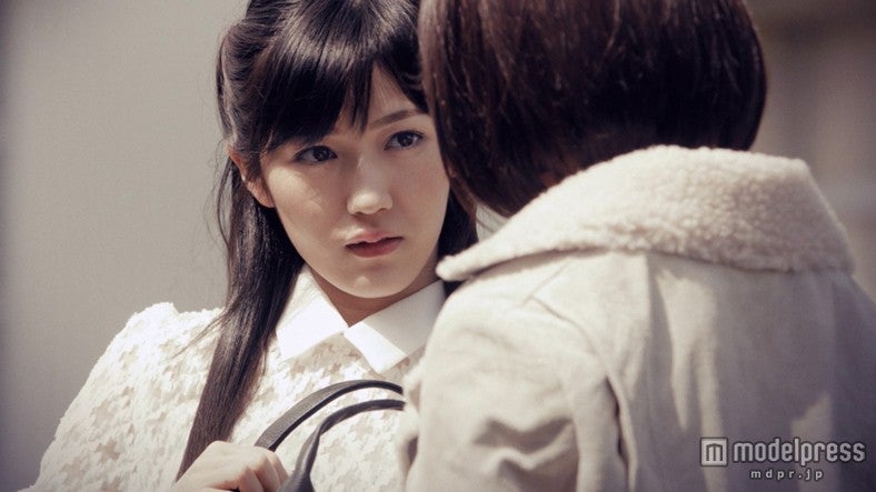 渡辺麻友／新曲「希望的リフレイン」MVより