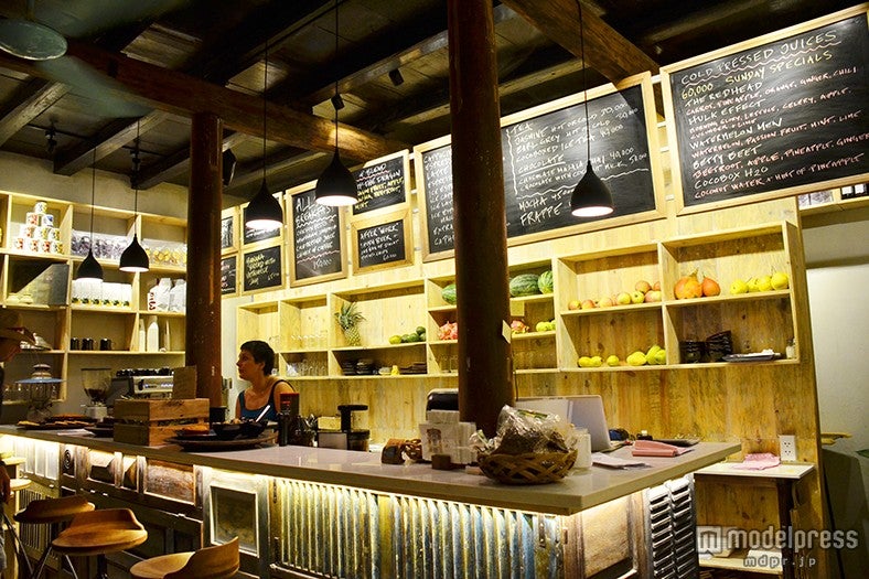 ジュースバー＆カフェスペース