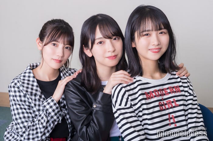 河田陽菜・金村美玖・上村ひなの (C)モデルプレス