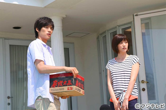 福士蒼汰、本田翼/『恋仲』第4話より(C)フジテレビ