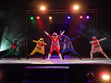ゴレンジャーがなんと50年ぶりに5人そろってヒーローショーに登場！ 「ナンバーワン戦隊ゴジュウジャーショー」