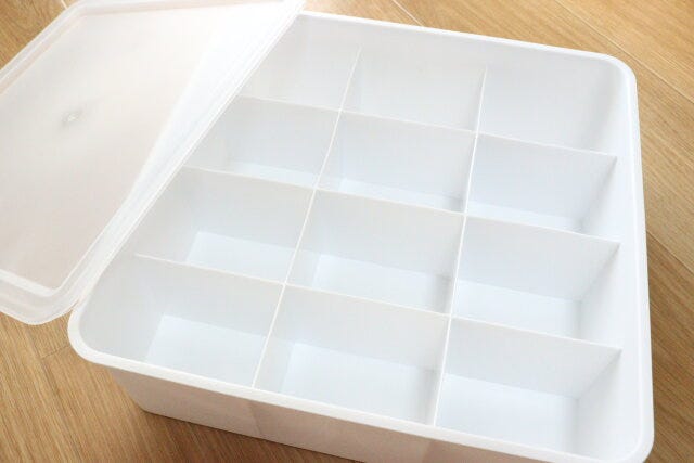 ダイソー くつ下収納ケース ダイソーの仕切り付きくつ下収納ケース