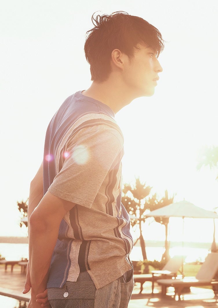 杉野遥亮 フォトブック「8」通常版カバー／撮影：今城純