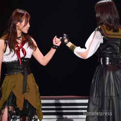 岡部麟、小田えりな「AKB48チーム8全国ツアー ～47の素敵な街へ～ ファイナル神奈川県公演」（C）モデルプレス