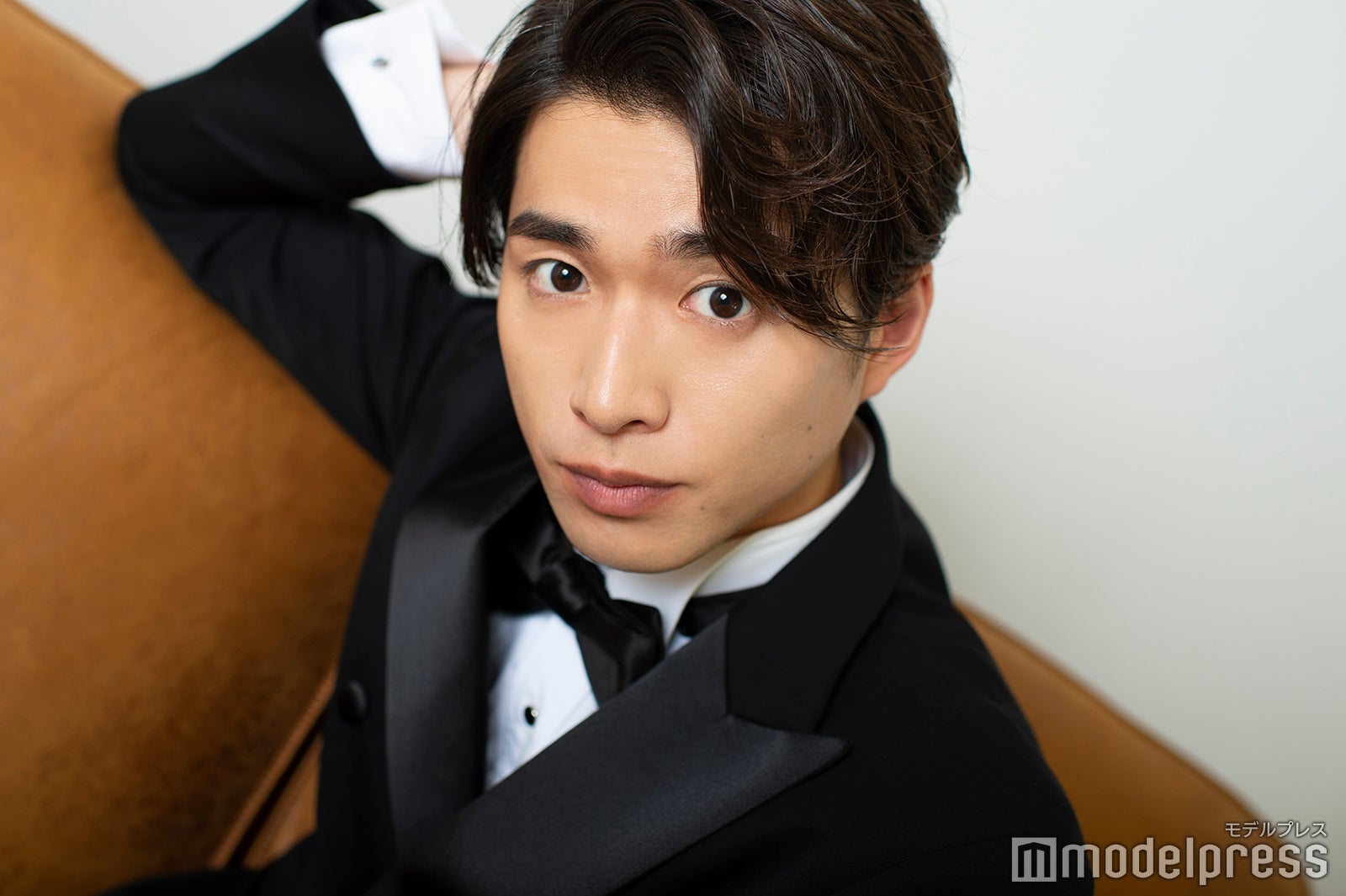 モデルプレスのインタビューに応じた白洲迅（C）モデルプレス