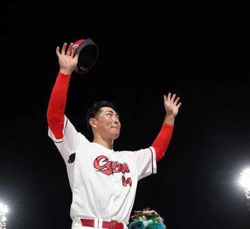 広島が最大6点差大逆転勝利で3位・DeNAと2.5差に接近 五回に佐藤啓のプロ初本塁打から一挙8得点の猛攻 床田が5回6失点で5勝目