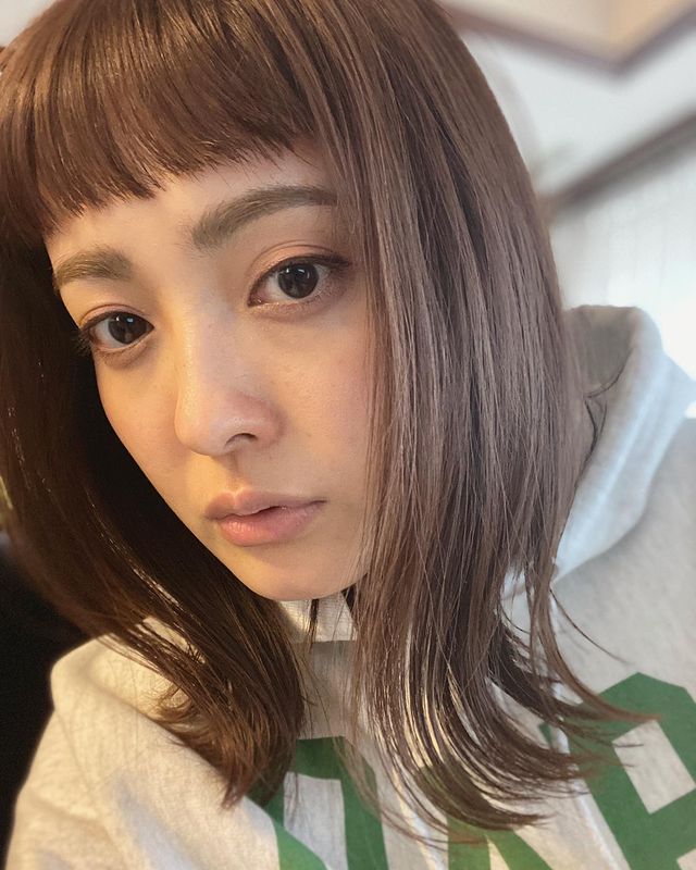 平山あや、10センチカット＆オン眉ヘアに大胆イメチェン「似合ってる」「可愛い」と反響