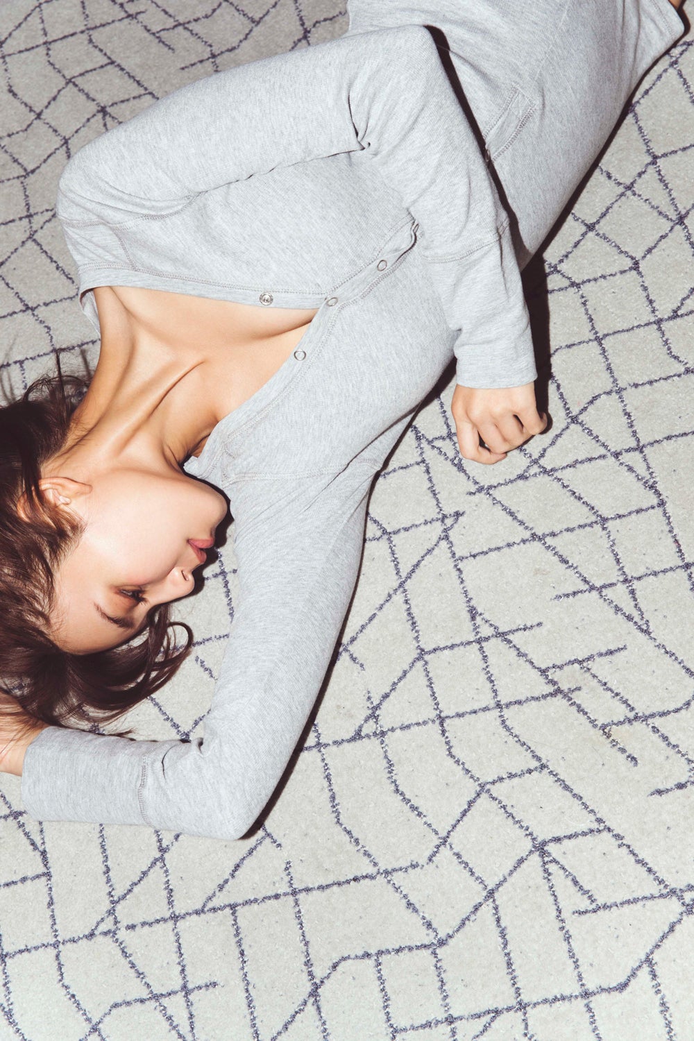 宇野実彩子の写真集『about time』（小学館、3月1日発売）通常版裏表紙（撮影：倉本 GORI）