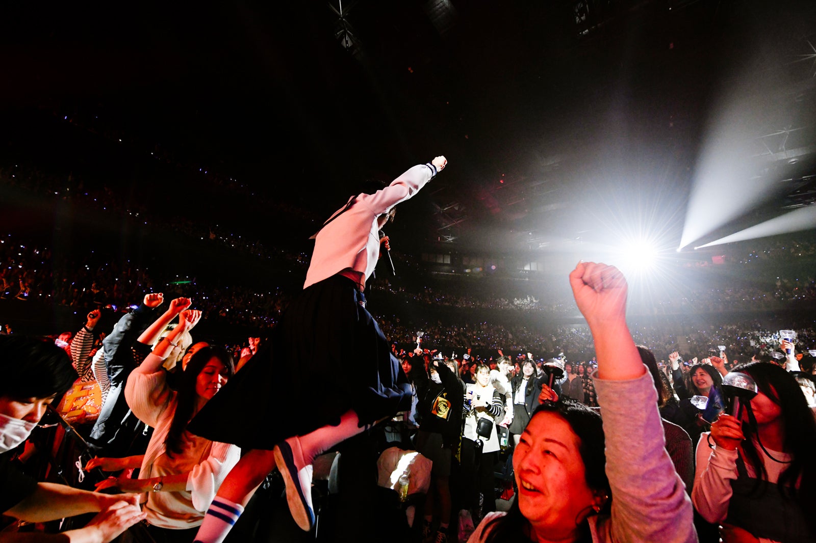 新しい学校のリーダーズ（C）ハタサトシ／高田梓／ヨシモリユウナ