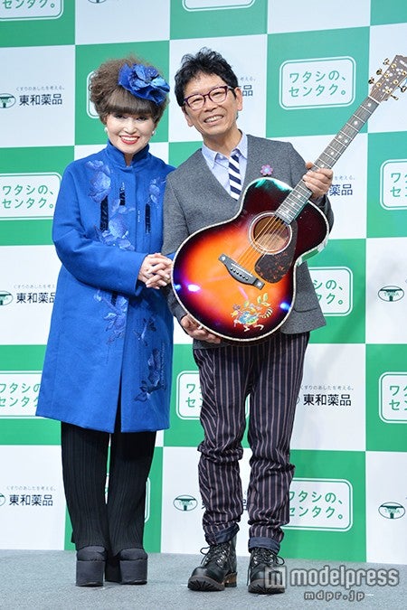 （左から）黒柳徹子、南こうせつ