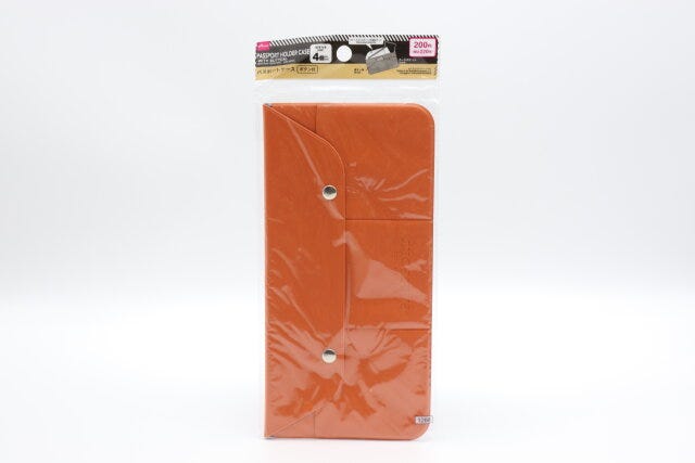ダイソー　パスポートケース（ボタン付）　パッケージ