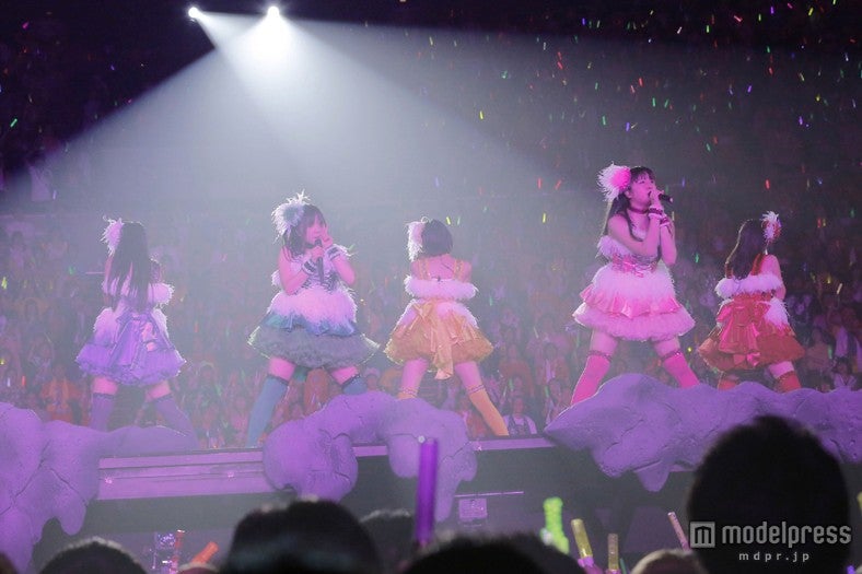 ももいろクローバーZ