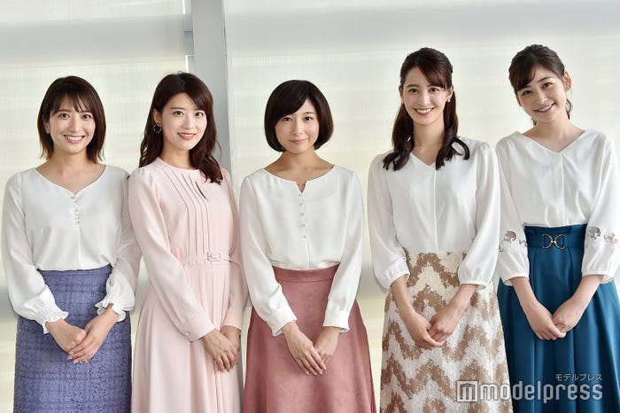 (左から)笹崎里菜、郡司恭子、市來玲奈、後呂有紗、岩田絵里奈(C)モデルプレス