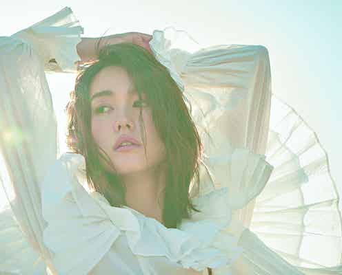 桐谷美玲、30歳記念フォト&スタイルブック発表 LAで大人の色気放出