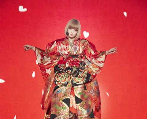 きゃりー、3メートル巨大衣装で「にんじゃりばんばん」<紅白本番>