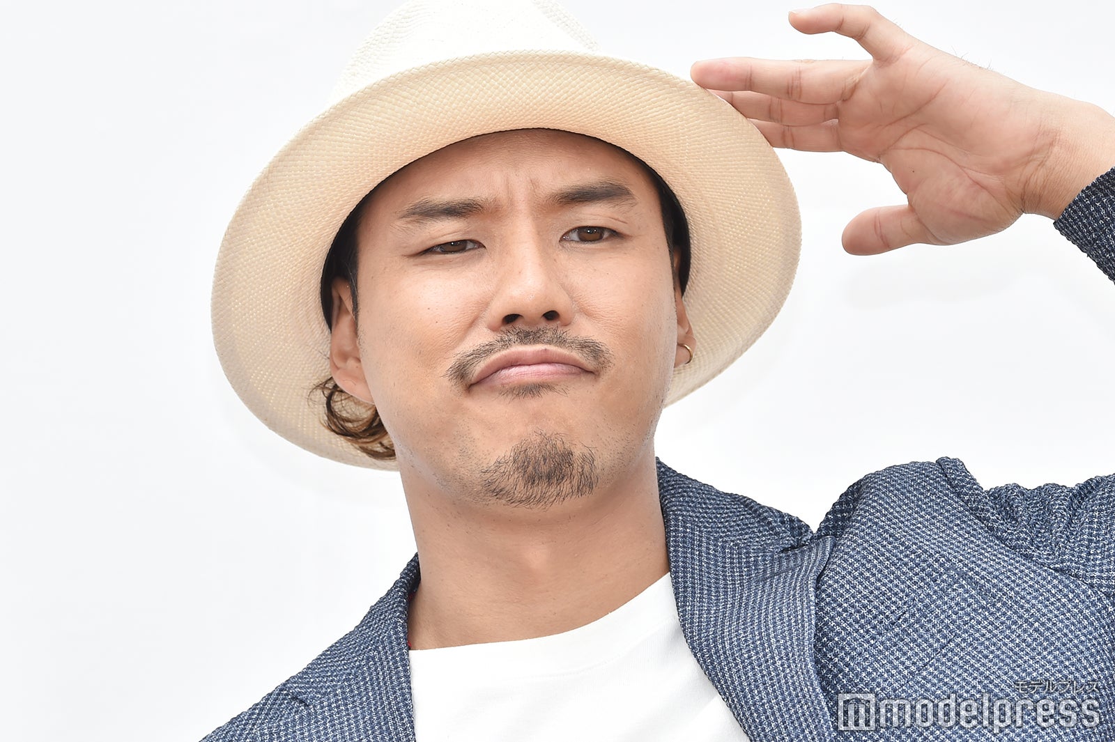 TEE （C）モデルプレス