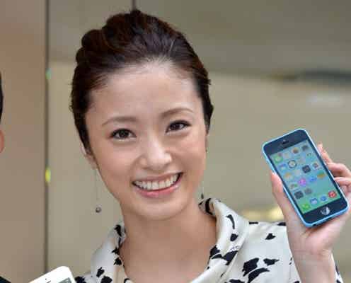 上戸彩、「テンション上がる」新iPhone発売セレモニーに登場