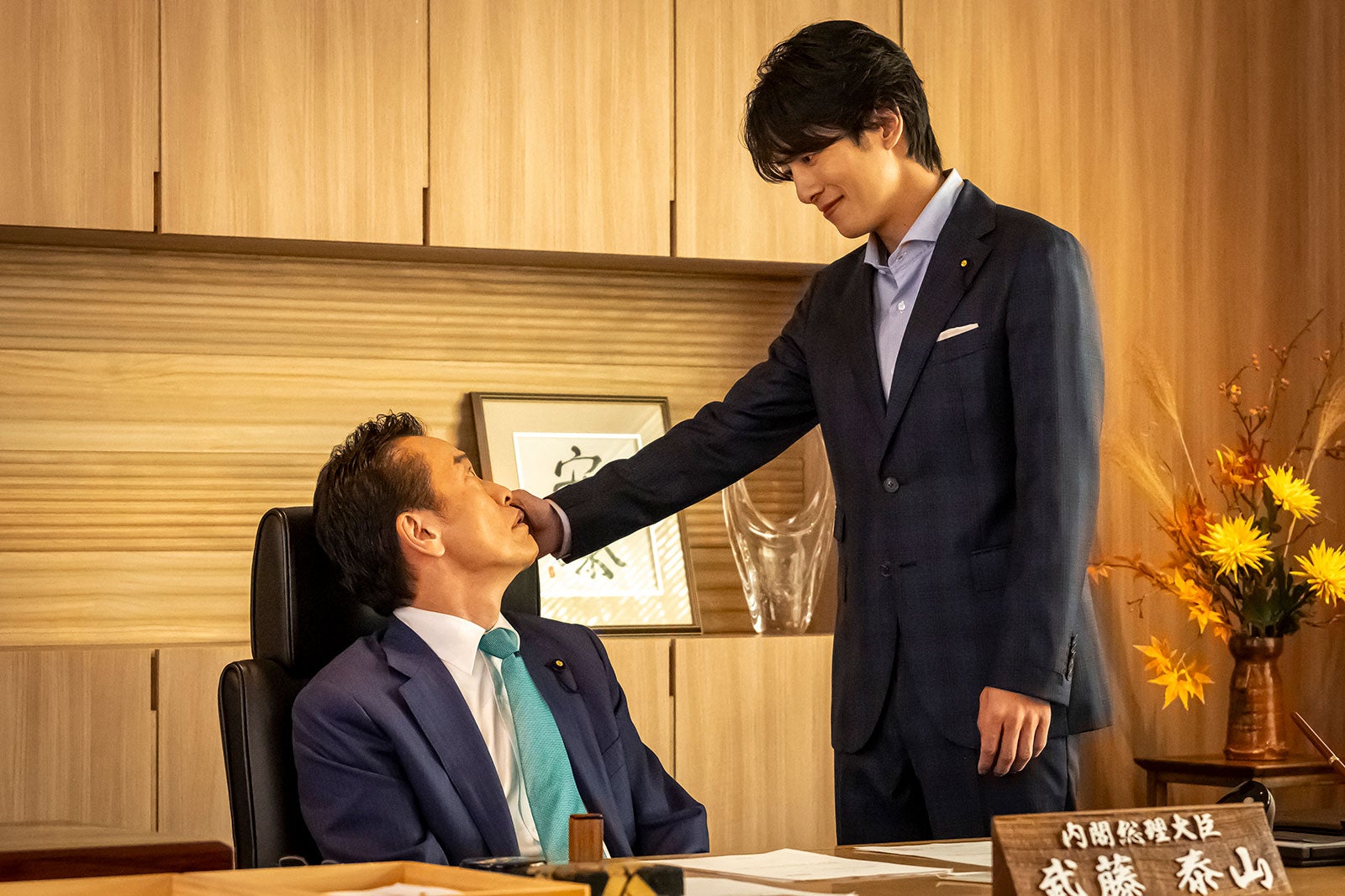 遠藤憲一、溝端淳平「民王R」第3話（C）テレビ朝日
