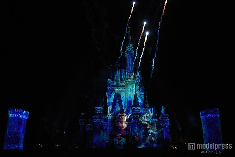 アナ雪 バージョンtdlプロジェクションマッピング初公開 Let It Go に乗せた名シーンも モデルプレス アナ雪 バージョンtdlプロジェクションマッピング初公開 Let It Go に乗せた名シーンも モデルプレス