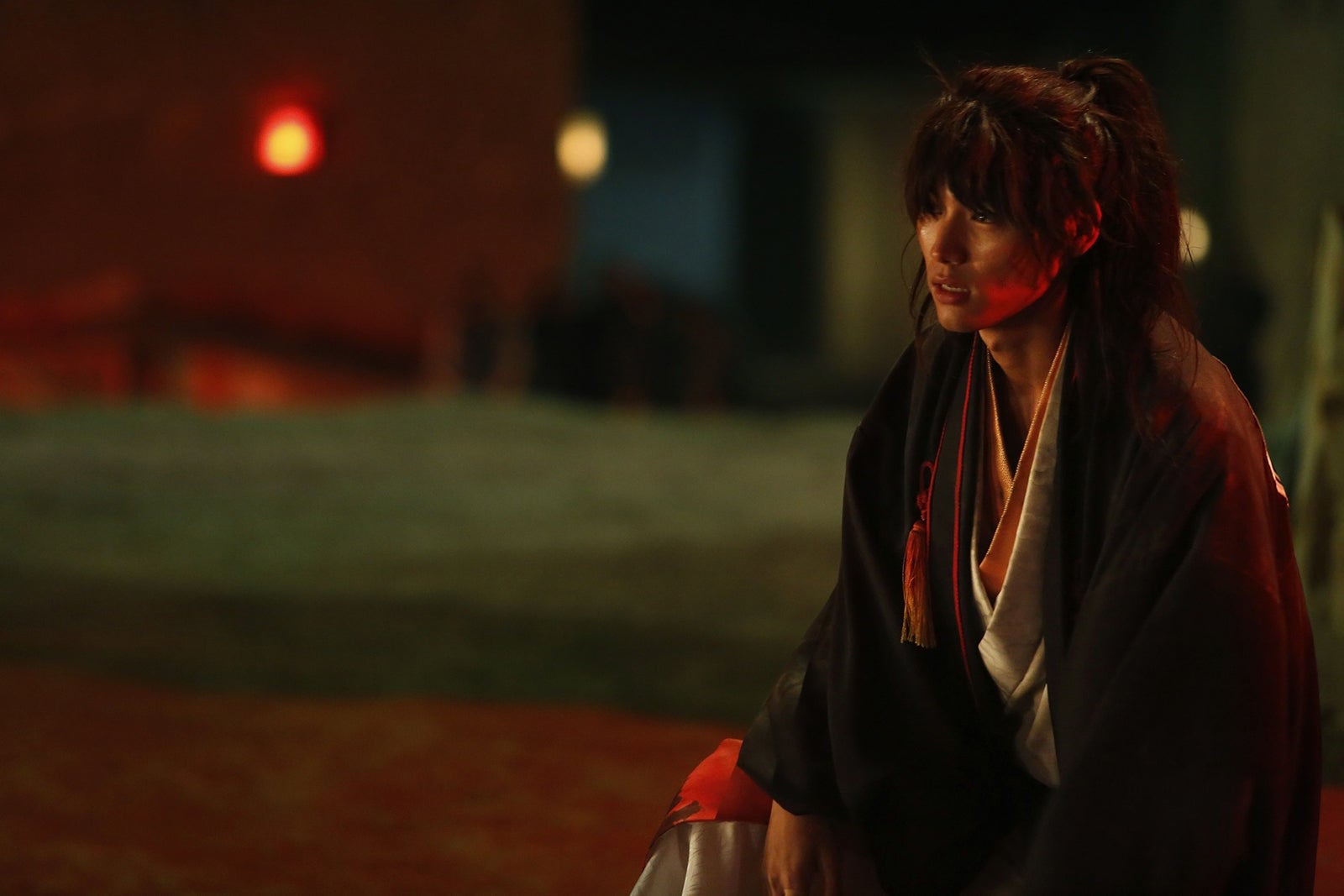 福士蒼汰、ボロボロ姿でアクション披露＜曇天に笑う＞