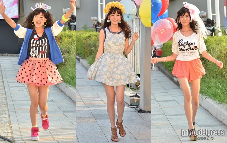 「a-nation＆GirlsAward lsland collection」の「nicola」ステージに出演した（左から）藤麻理亜、飯豊まりえ、小澤奈々花