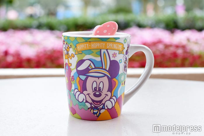 バニラ&ラズベリームース、スーベニアカップ付き750円(C)モデルプレス