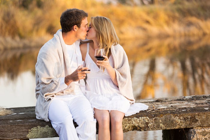 上手なキスをするためのテクニック6つ 彼の興奮も最高潮に モデルプレス 上手なキスをするためのテクニック6つ 彼の興奮も最高潮に モデルプレス