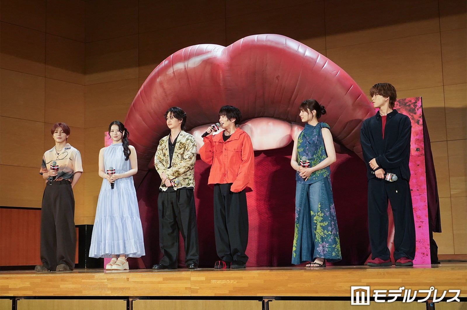 西山智樹、MOMONA、綱啓永、板垣李光人、吉川愛、森愁斗（C）モデルプレス