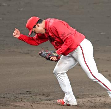 広島が連敗ストップ 栗林が八回途中1失点で7勝目、好相性の阪神打線相手に安定した投球 打線は佐藤啓が先頭打者弾、中盤、終盤にも加点