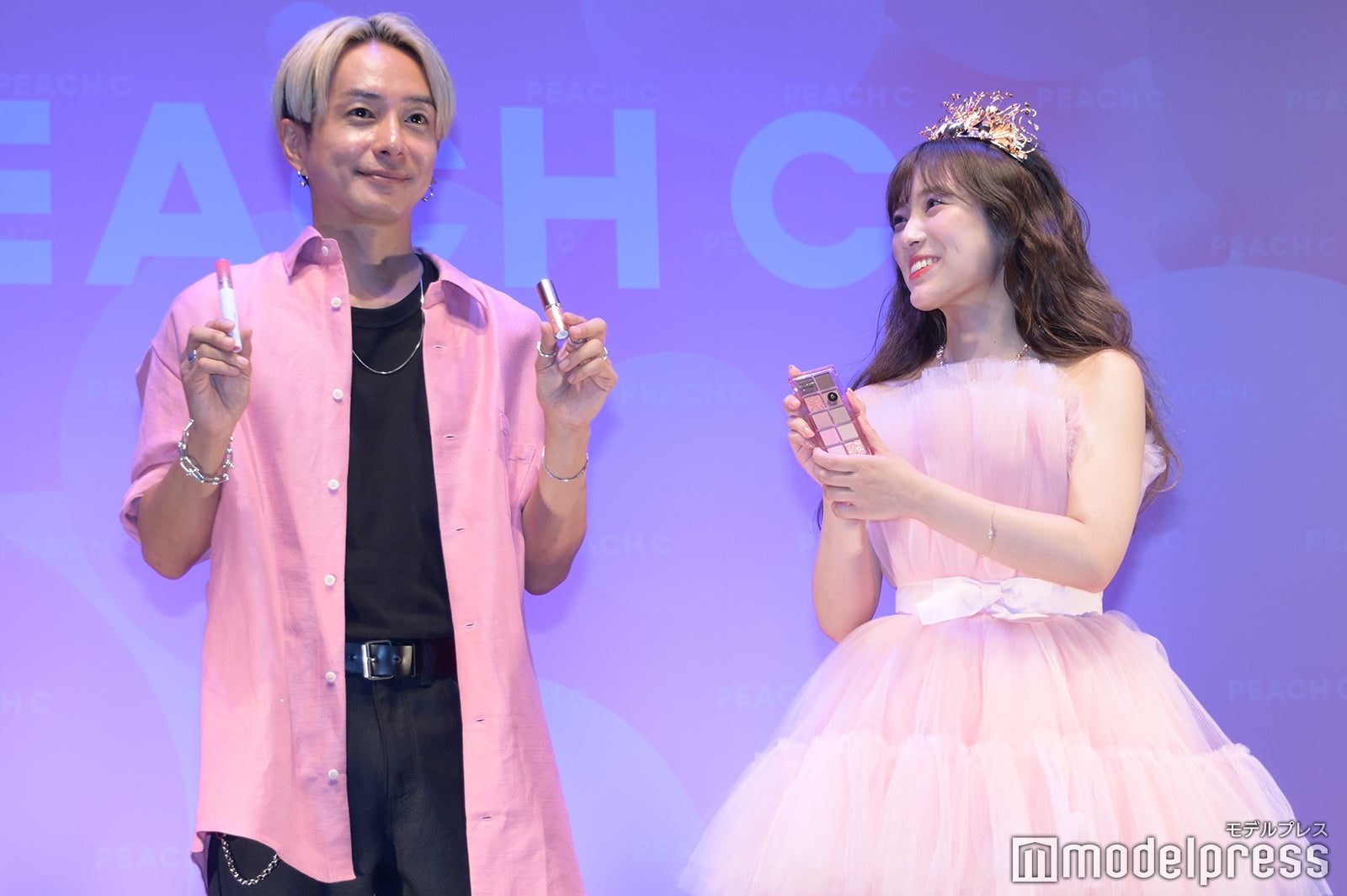 奈良裕也氏、矢吹奈子（C）モデルプレス