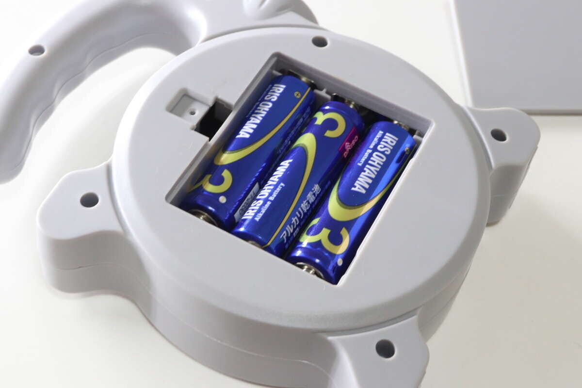 ダイソー　アルカリ乾電池（単3形、4本）　使用例