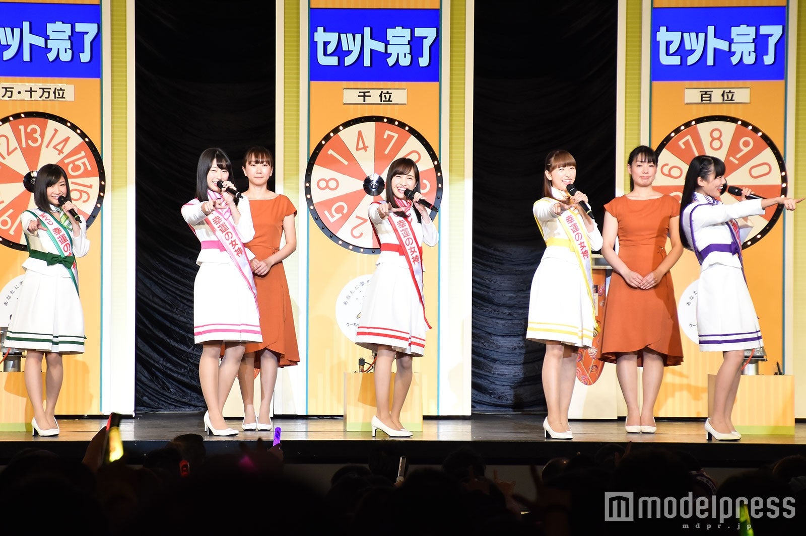 （左から）有安杏果、佐々木彩夏、百田夏菜子、玉井詩織、高城れに （C）モデルプレス