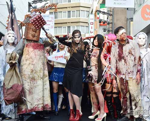 土屋アンナ、“白塗り”堕天使で新宿に降臨 ハロウィンを楽しむ