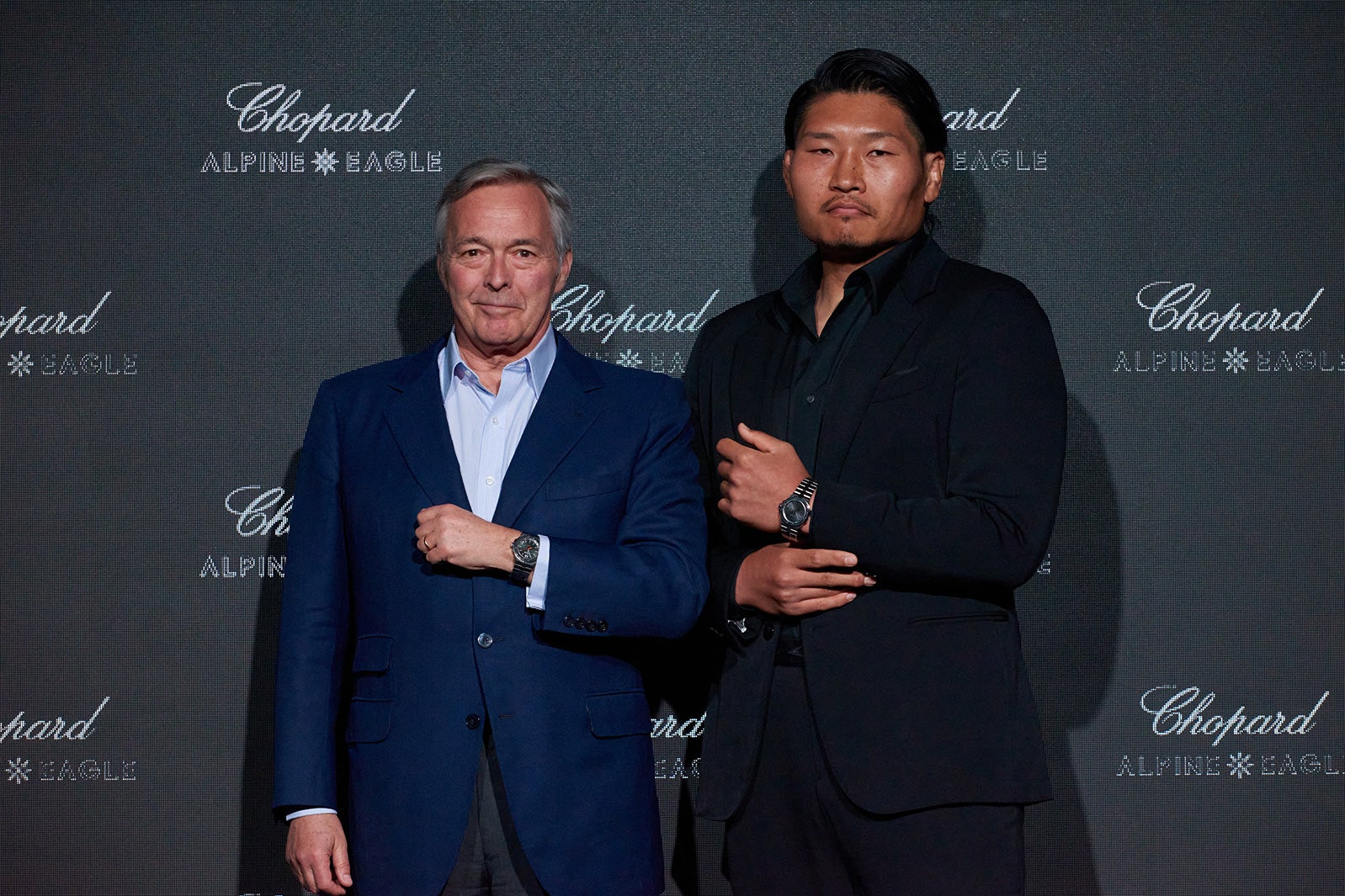 （左から）カール-フリードリッヒ・ショイフレ、稲垣啓太選手（提供写真）