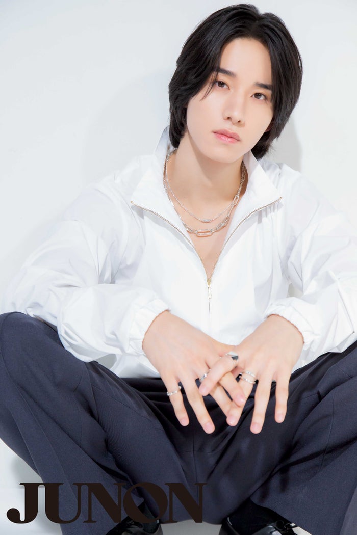 JO1佐藤景瑚、メンバーの好きなパーツとは「みんなキレイな顔と体をしている」