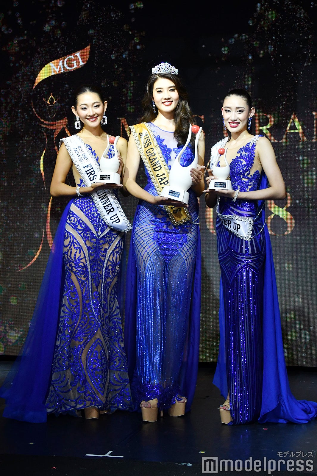 （左から）黒木莉恵さん、小田はるかさん、飛田叶美さん （C）モデルプレス