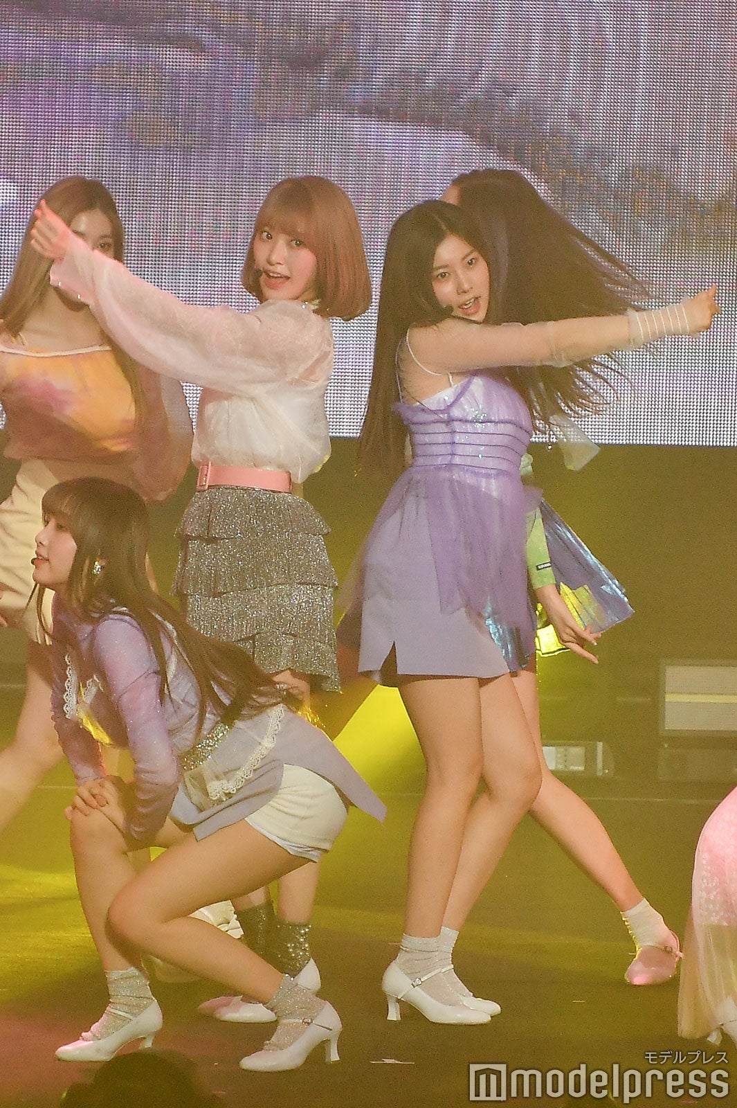 宮脇咲良、カン・ヘウォン （C）モデルプレス