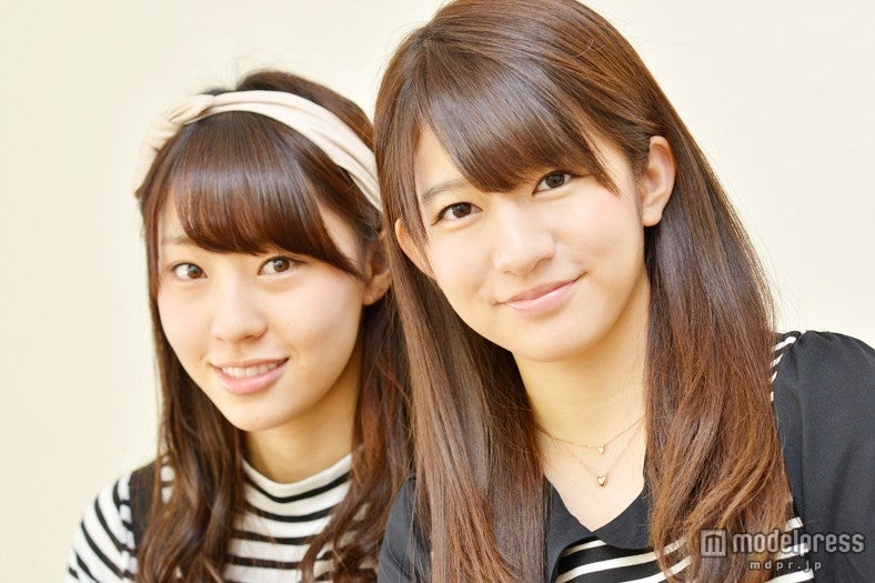 竹内美宥（右）、藤江れいな（左）