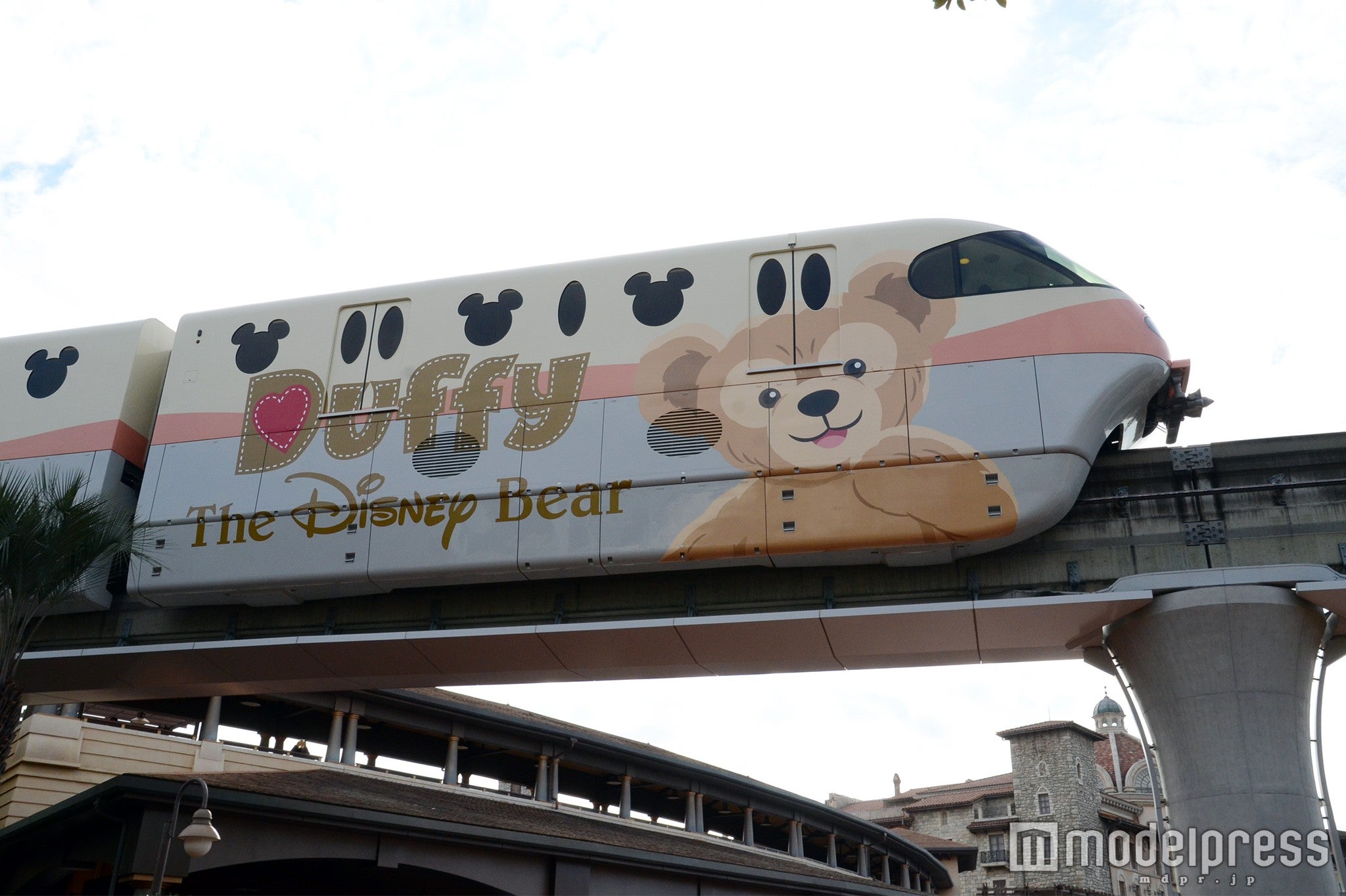 ラッピングモノレール「ダッフィー＆フレンズ・ライナー」（C）モデルプレス