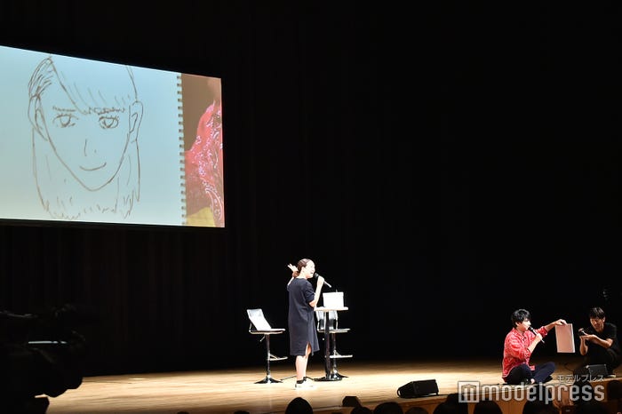 吉沢亮、ファンの似顔絵を披露(C)モデルプレス