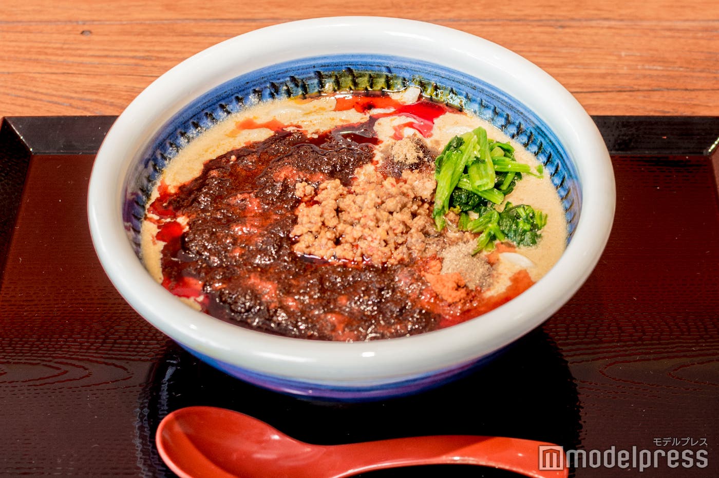 「うま辛MAX担々うどん」 (C)モデルプレス