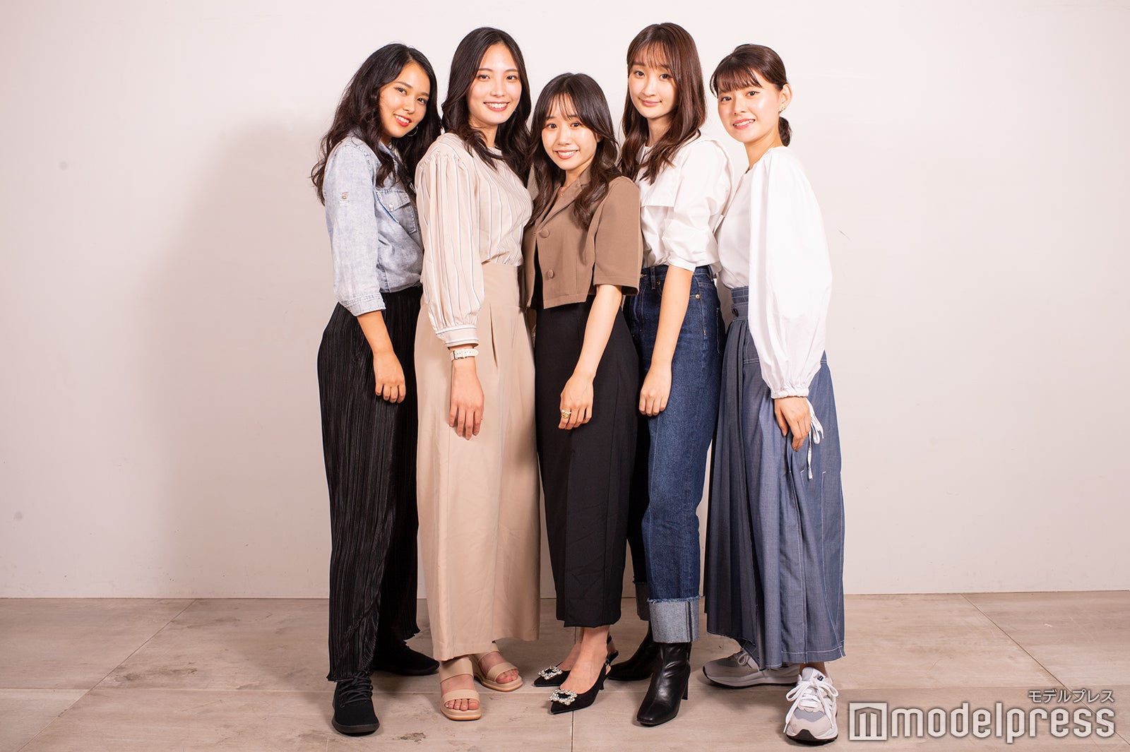 常住紅葉さん、須田美帆さん、中村ななみさん、竹内初菜さん、野口莉子さん／「ミス学習院」ファイナリスト（C）モデルプレス
