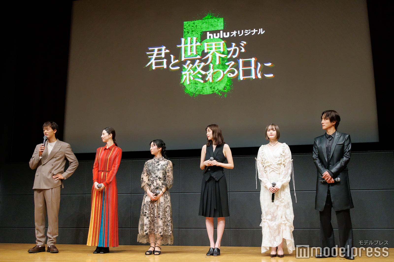 竹内涼真、中条あやみ、横溝菜帆、飯豊まりえ、玉城ティナ、溝端淳平（C）モデルプレス