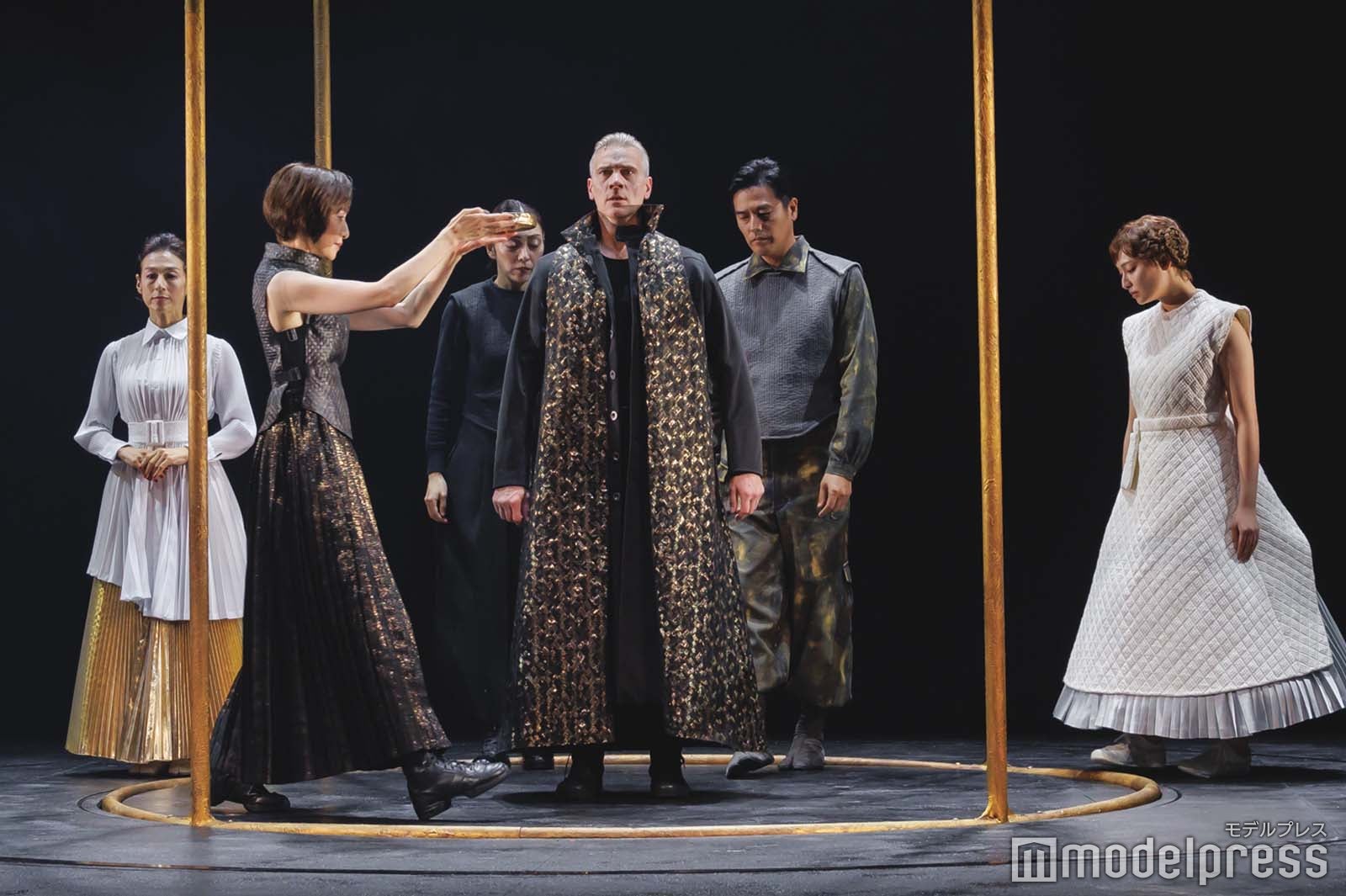 鈴木保奈美、宮下今日子、要潤、天海祐希、アダム・クーパー、吉川愛（C）モデルプレス