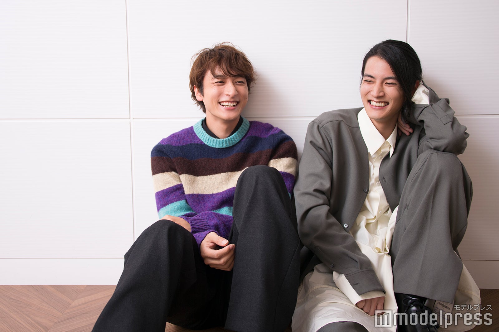 小学生男子のような話題で盛り上がるふたり （C）モデルプレス