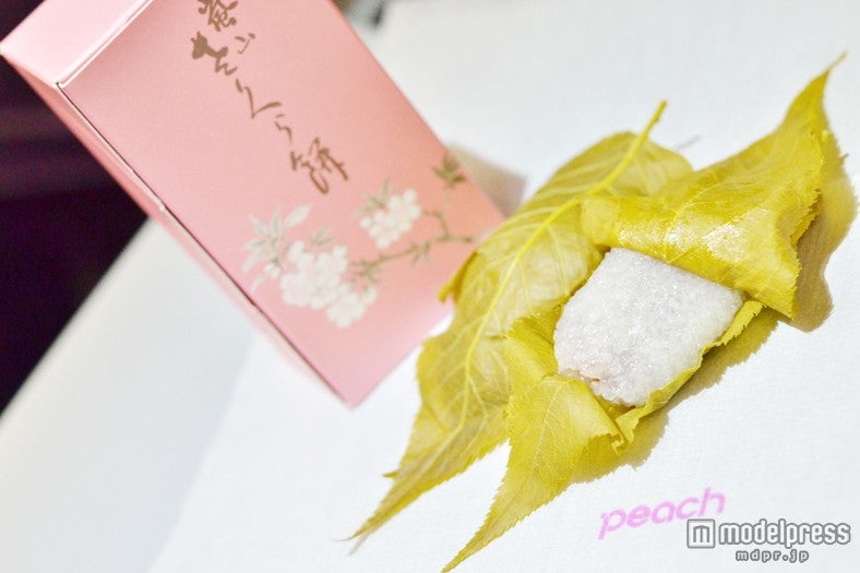 関西独特の道明寺糒（ほしいい）を使用し、お茶がついた和菓子セット