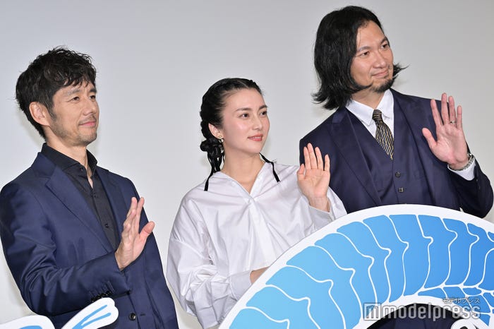 西島秀俊、柴咲コウ、⻘木崇高(C)モデルプレス